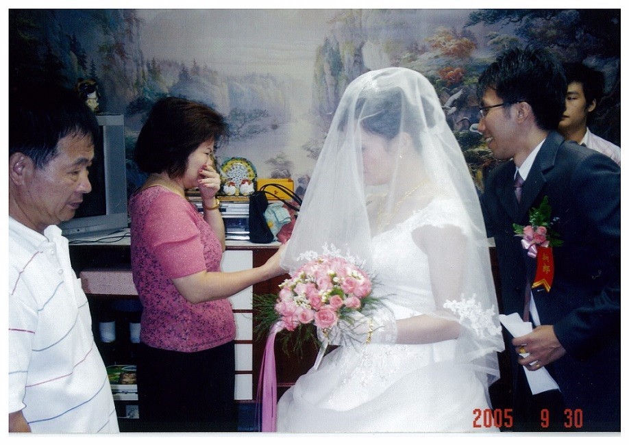 北部知名夜市街口，是台北市區極為常見的一排老舊建築